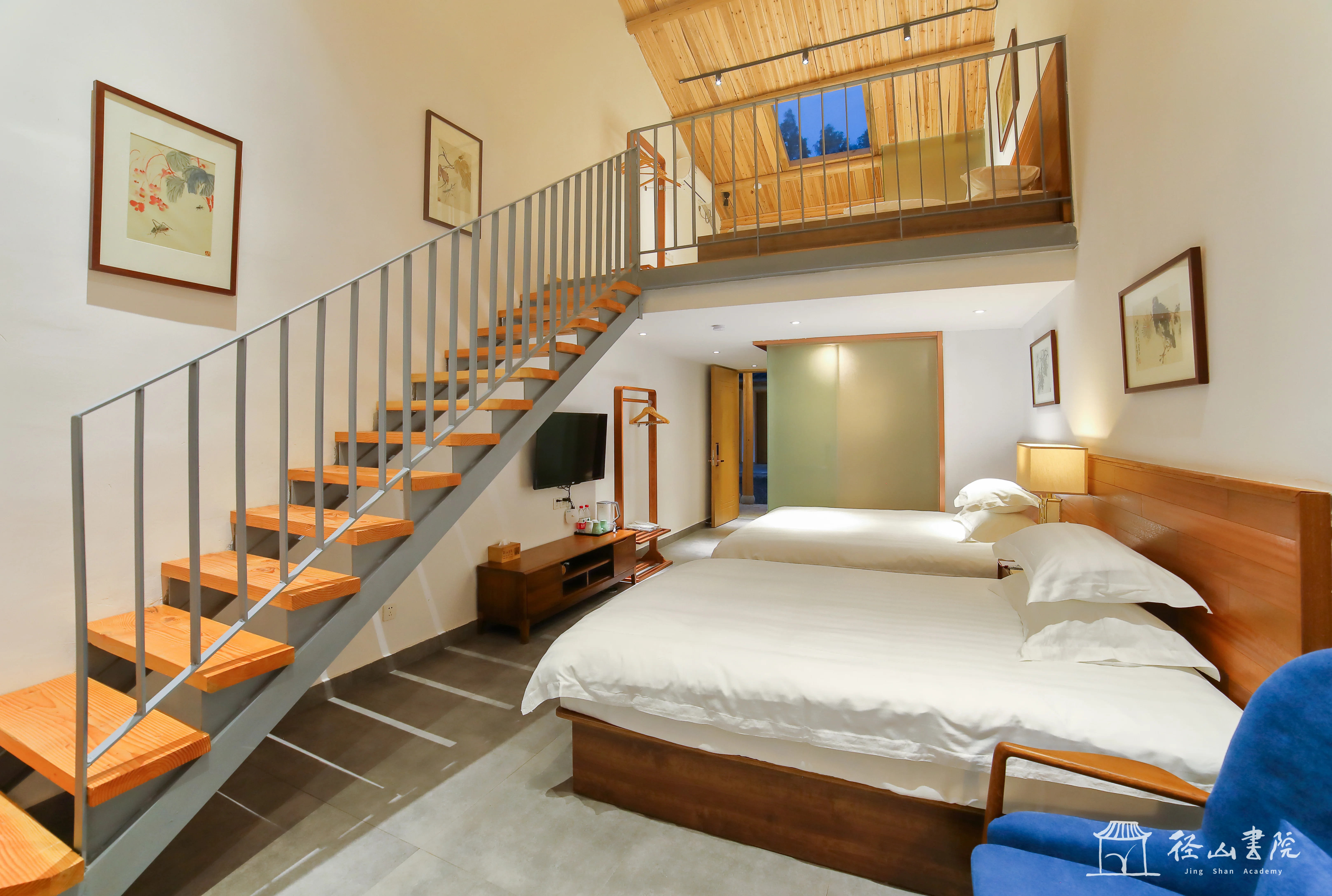 主题LOFT双床房
